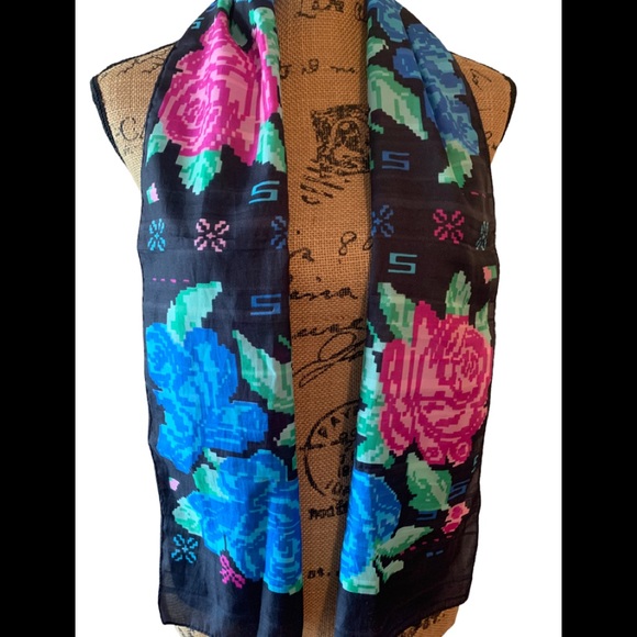 Vintage Oblong, Pixelated, Floral Scarf - Picture 7 of 8